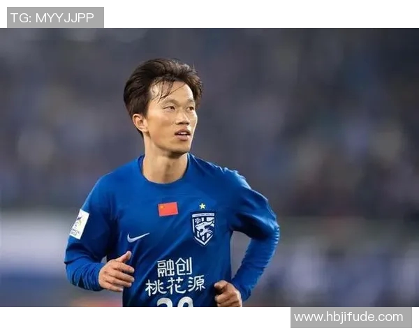 谢鹏飞足球：从青训到职业生涯的奋斗历程与精彩瞬间